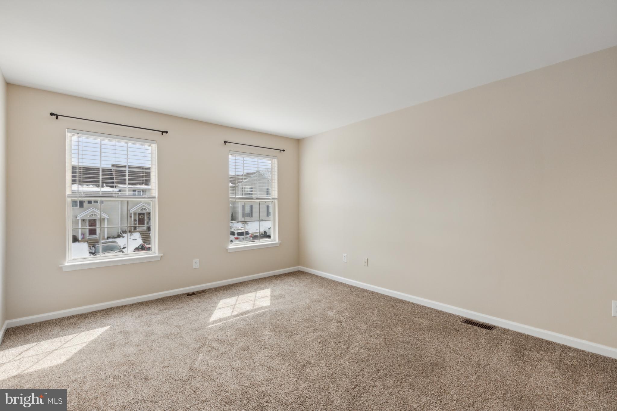 SPRING MOUNT - Residential Lease