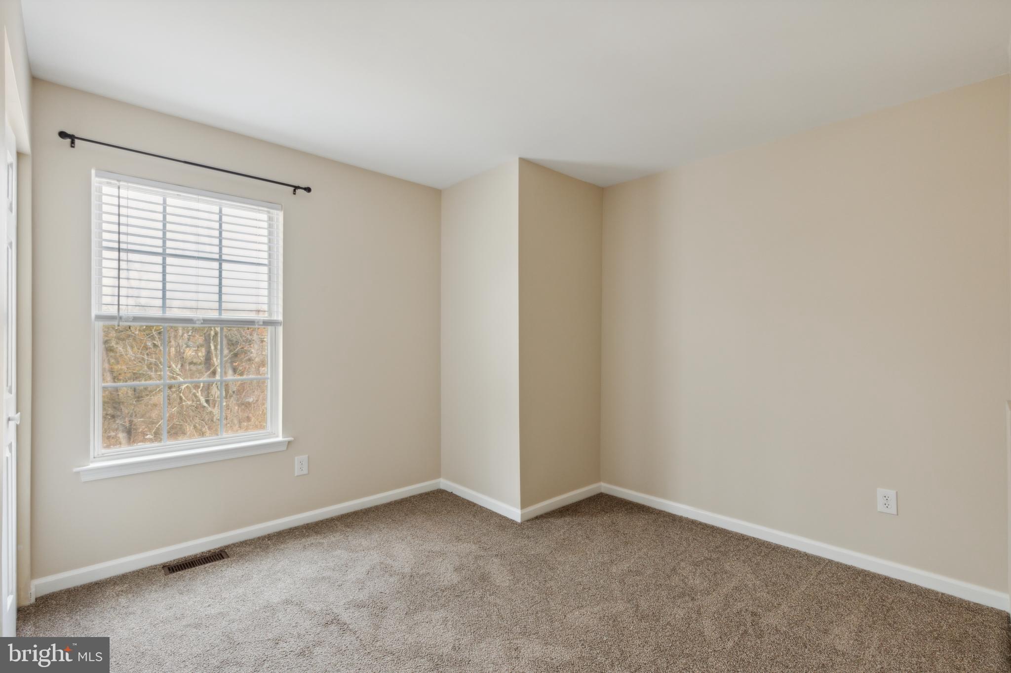 SPRING MOUNT - Residential Lease