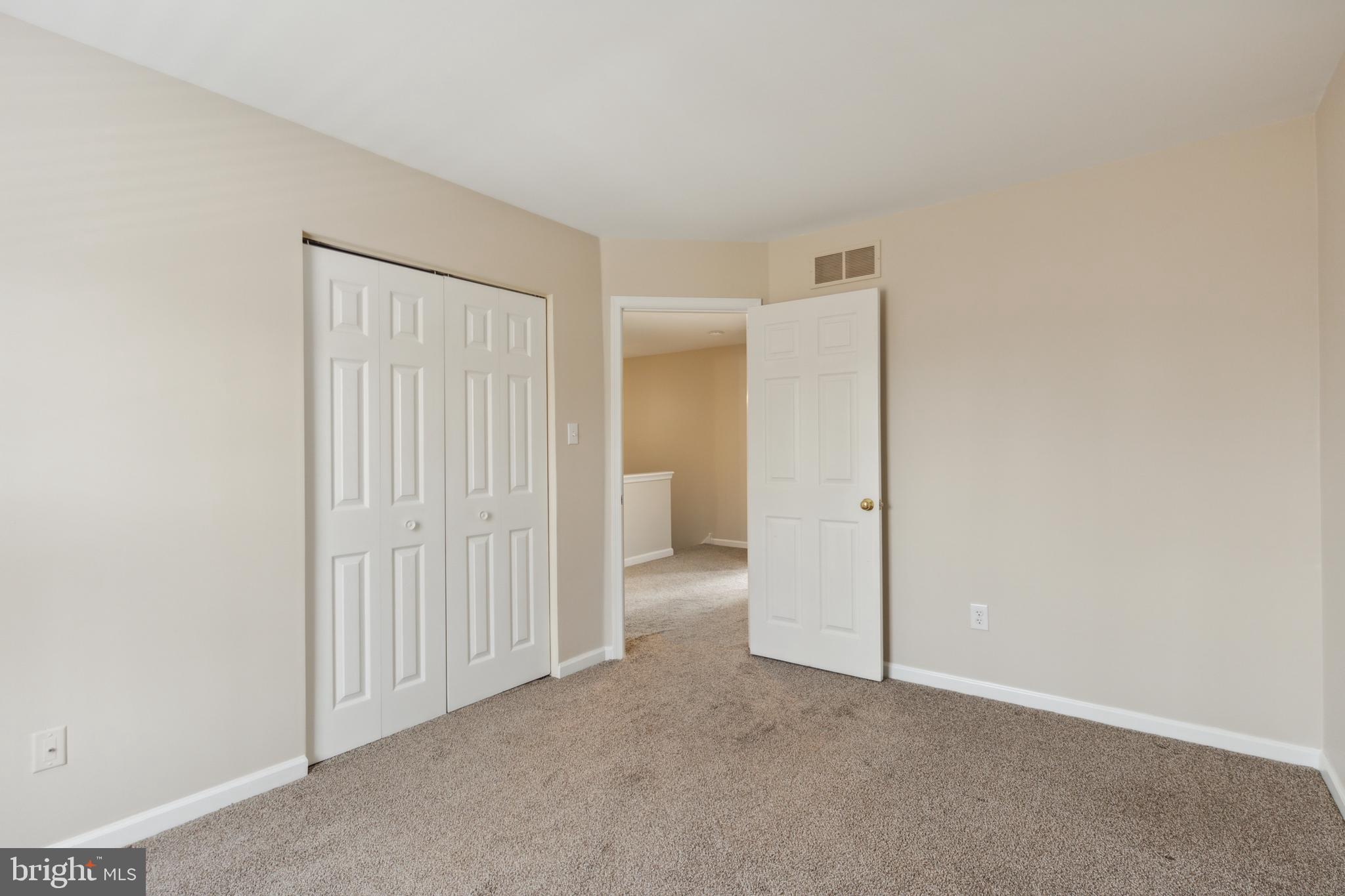 SPRING MOUNT - Residential Lease