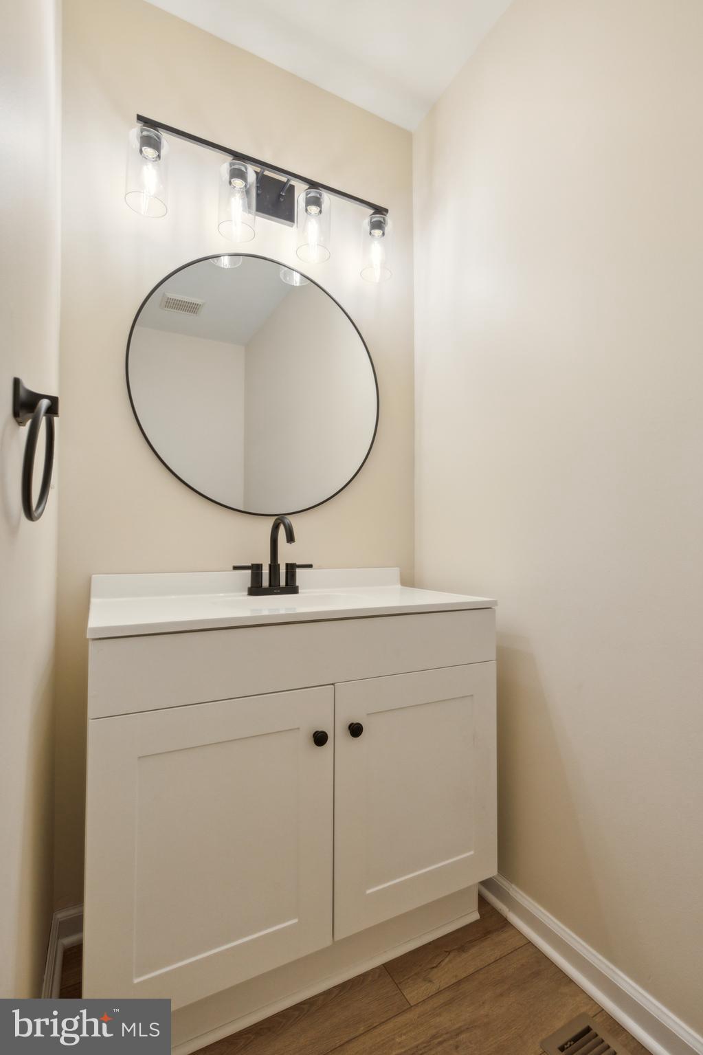 SPRING MOUNT - Residential Lease