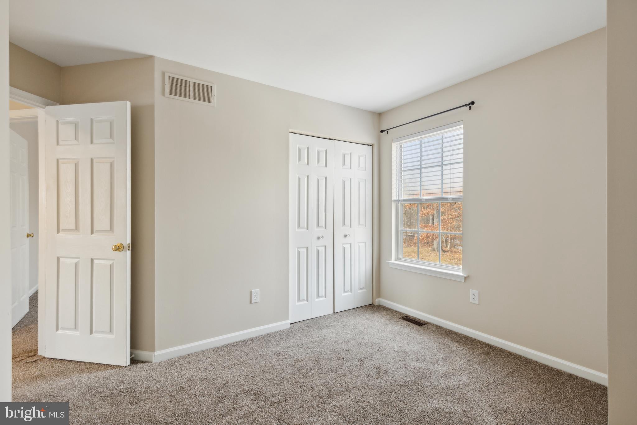 SPRING MOUNT - Residential Lease