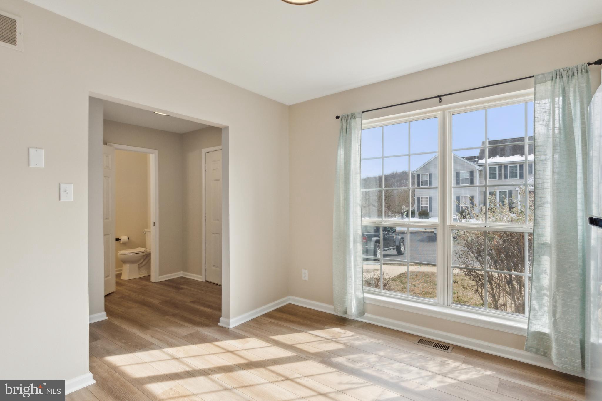 SPRING MOUNT - Residential Lease