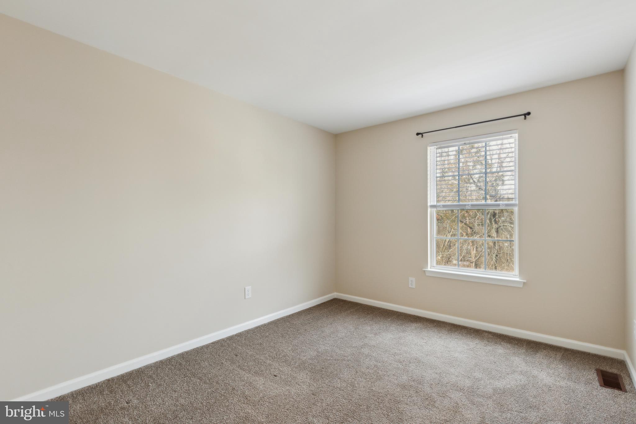 SPRING MOUNT - Residential Lease