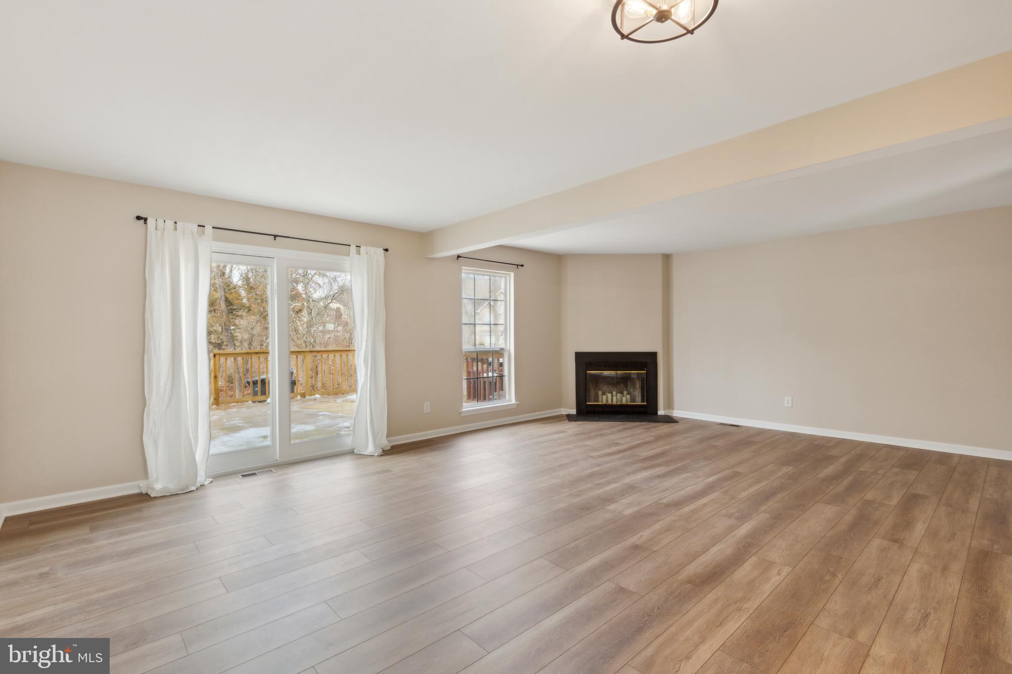 SPRING MOUNT - Residential Lease