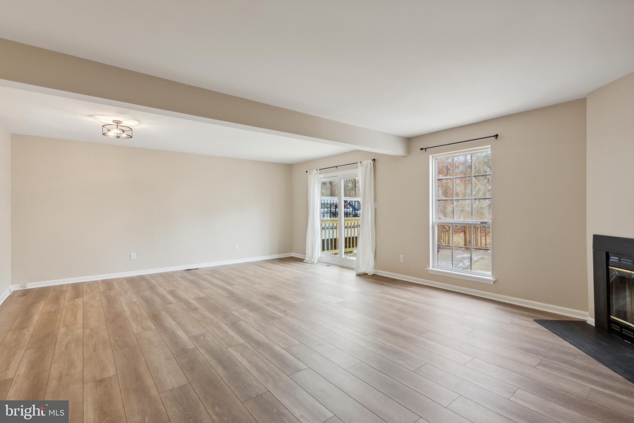 SPRING MOUNT - Residential Lease