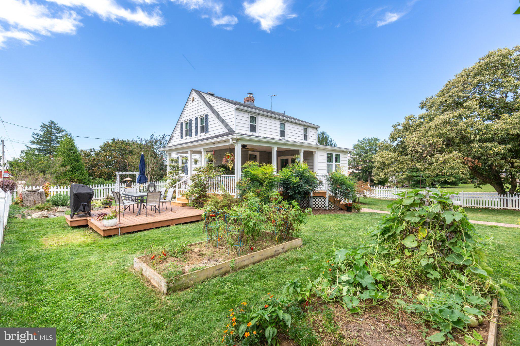 701 LONGVIEW AVENUE