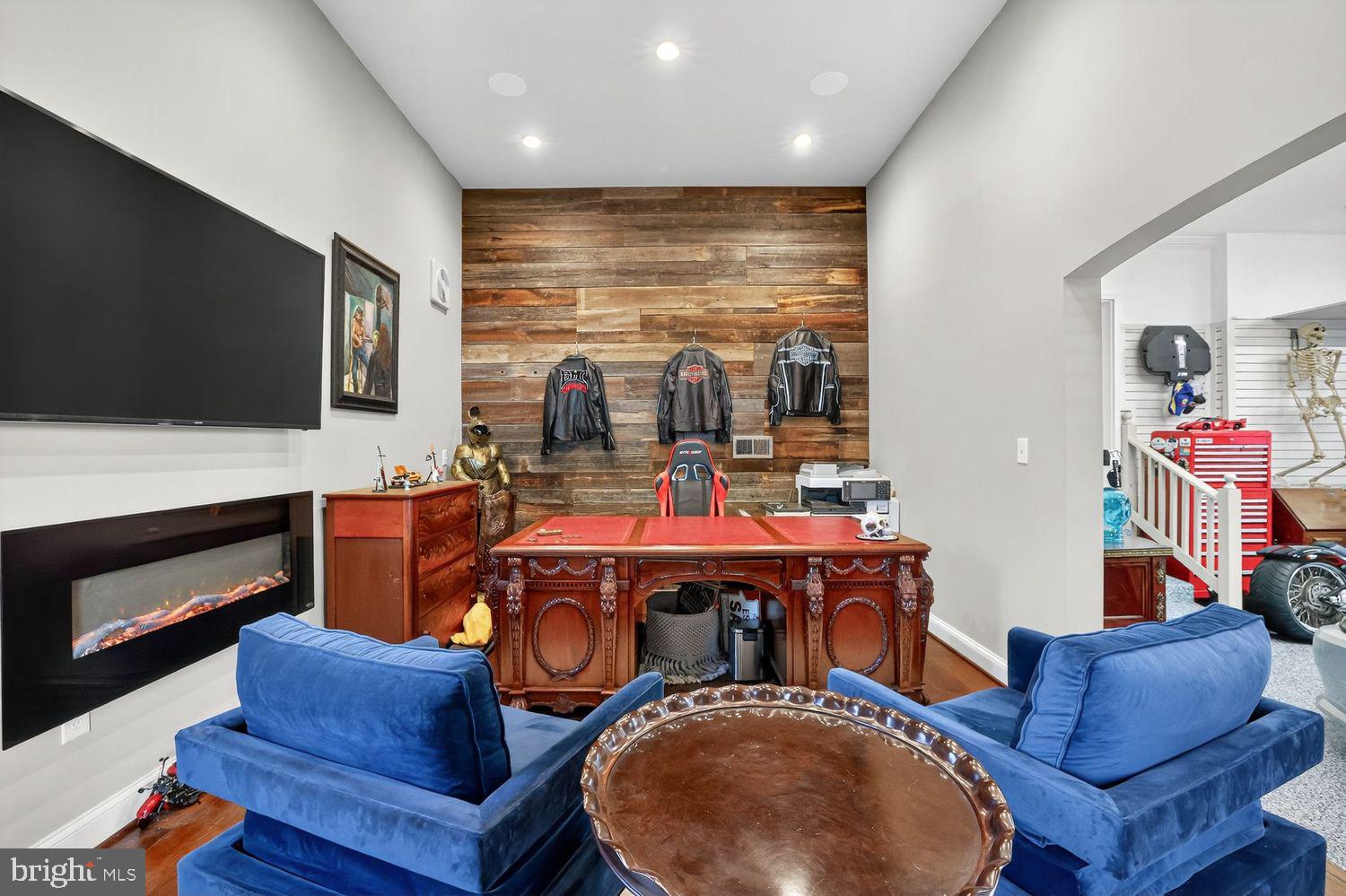 POTOMAC CHASE - Residential