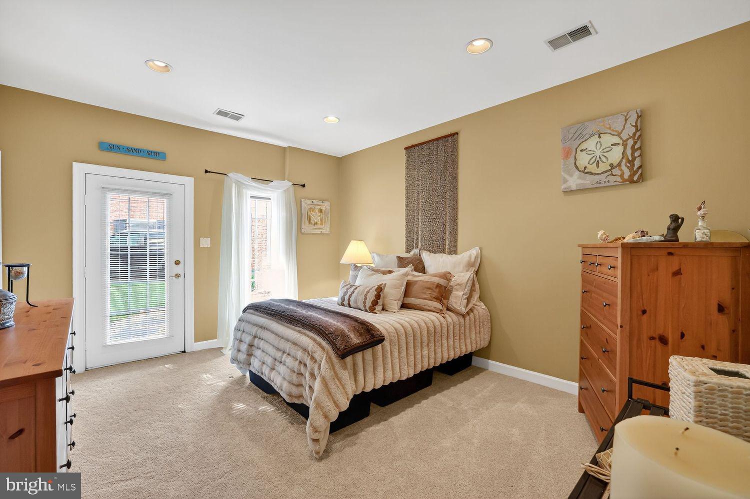 POTOMAC CHASE - Residential