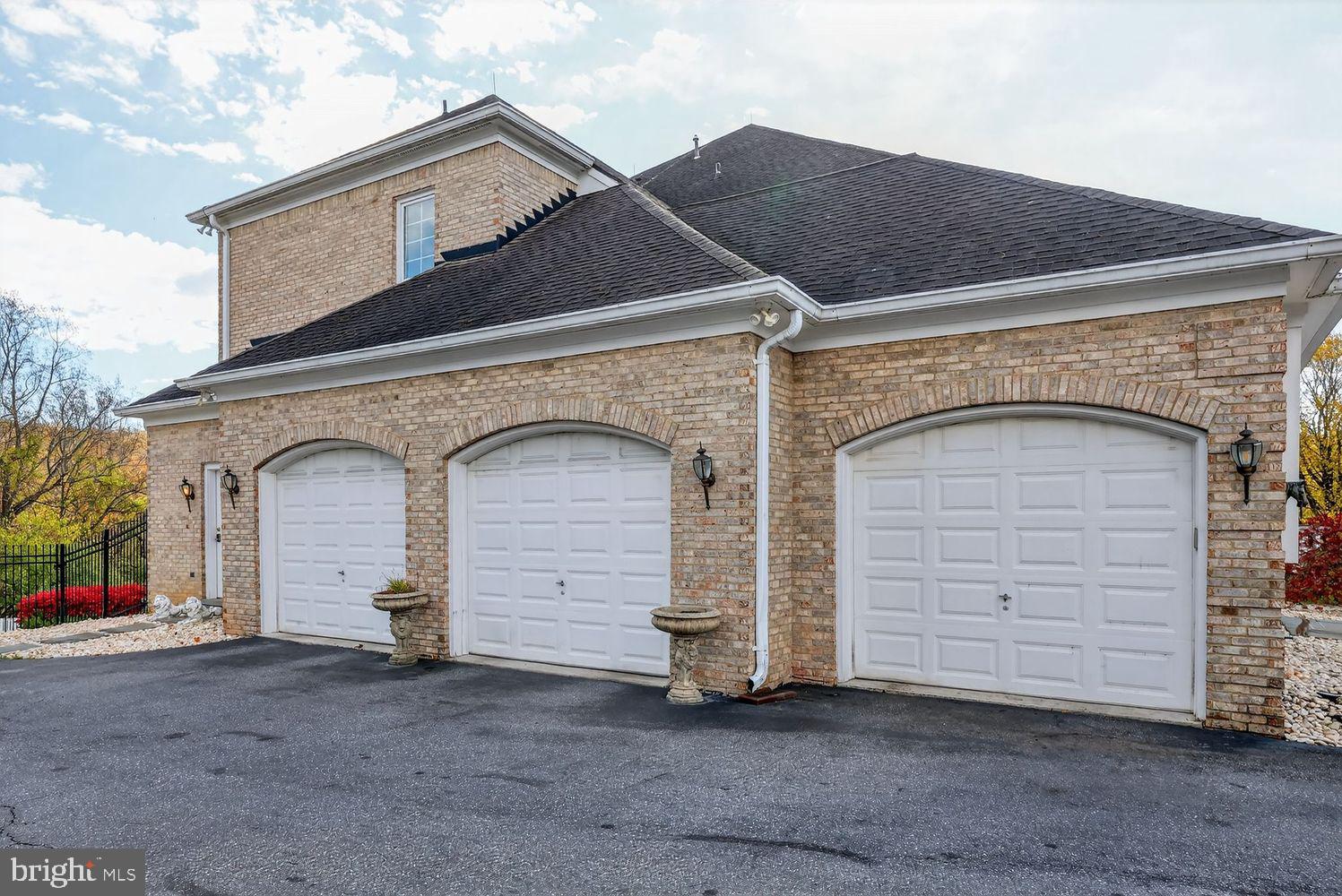 POTOMAC CHASE - Residential