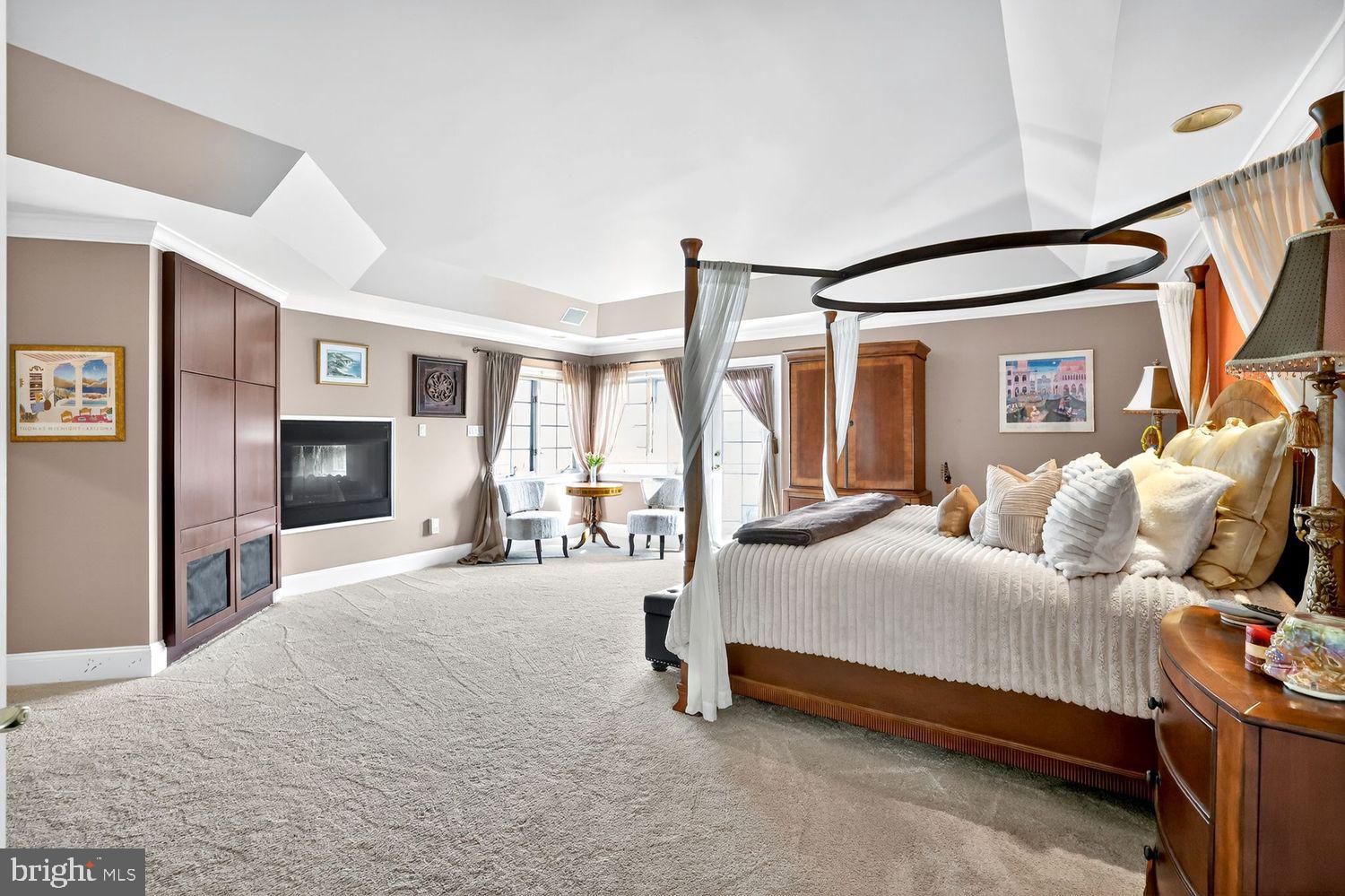 POTOMAC CHASE - Residential