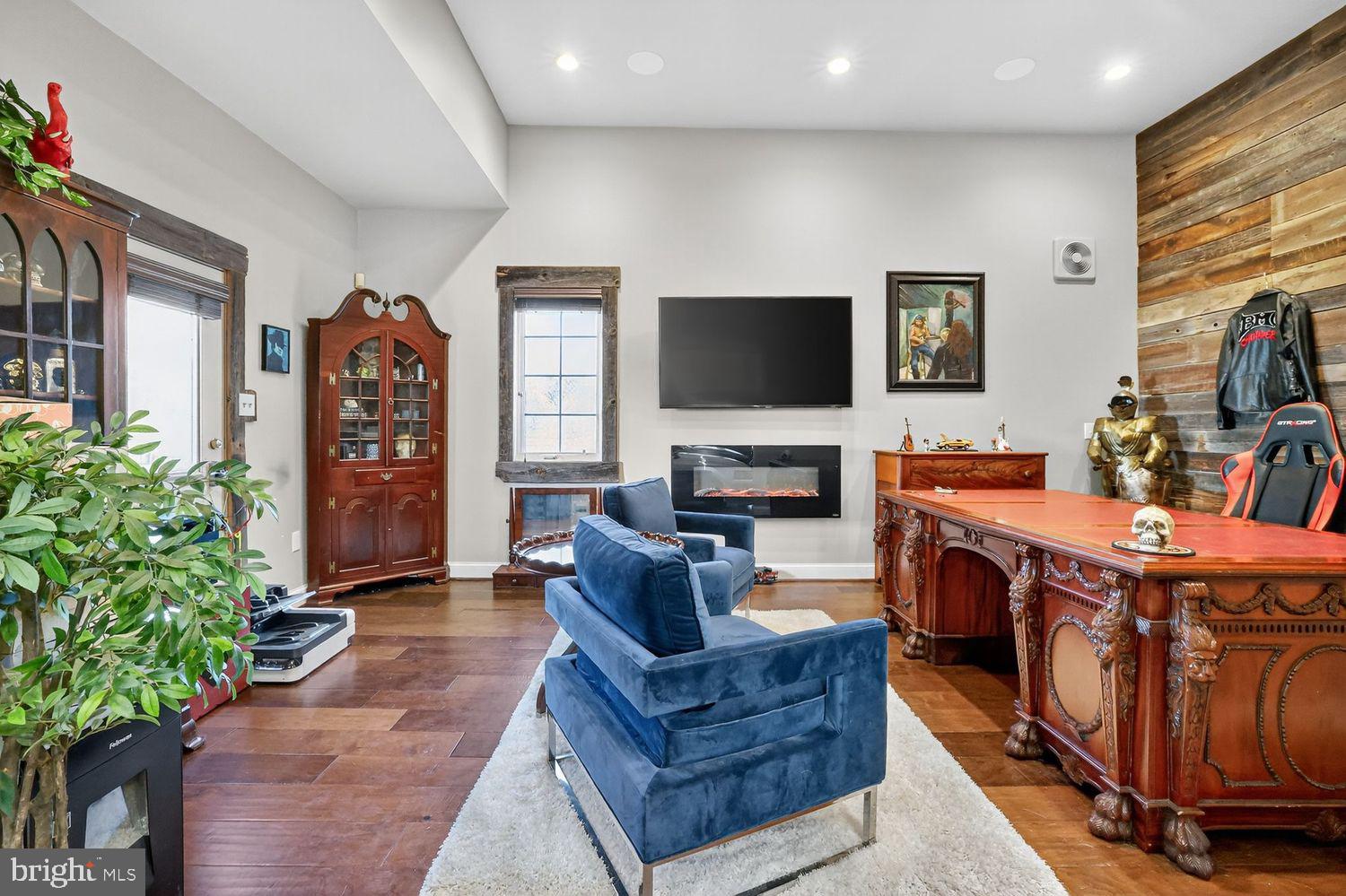 POTOMAC CHASE - Residential