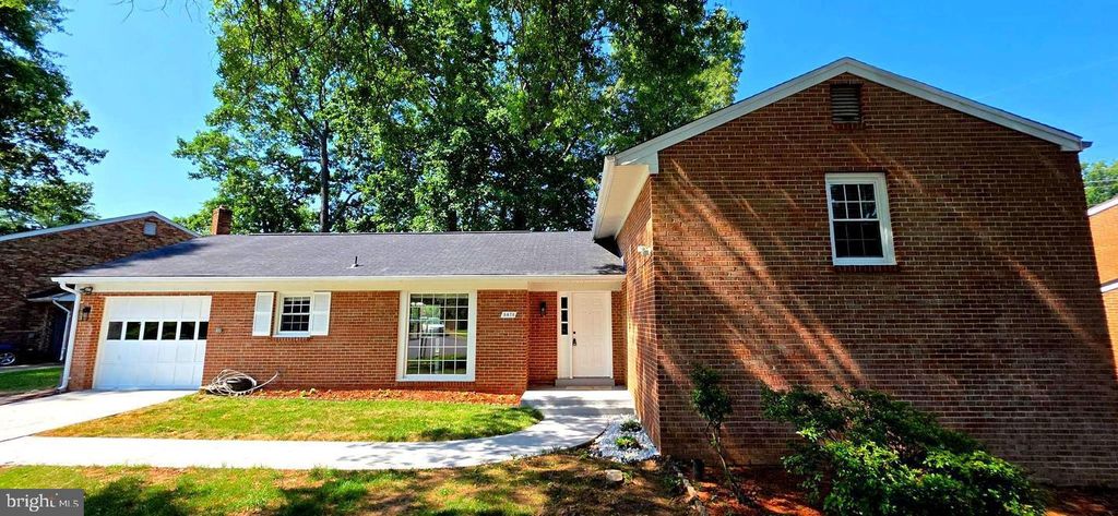 Photo of 3478 Pence Court, ANNANDALE, VA 22003 (MLS # VAFX2275632)