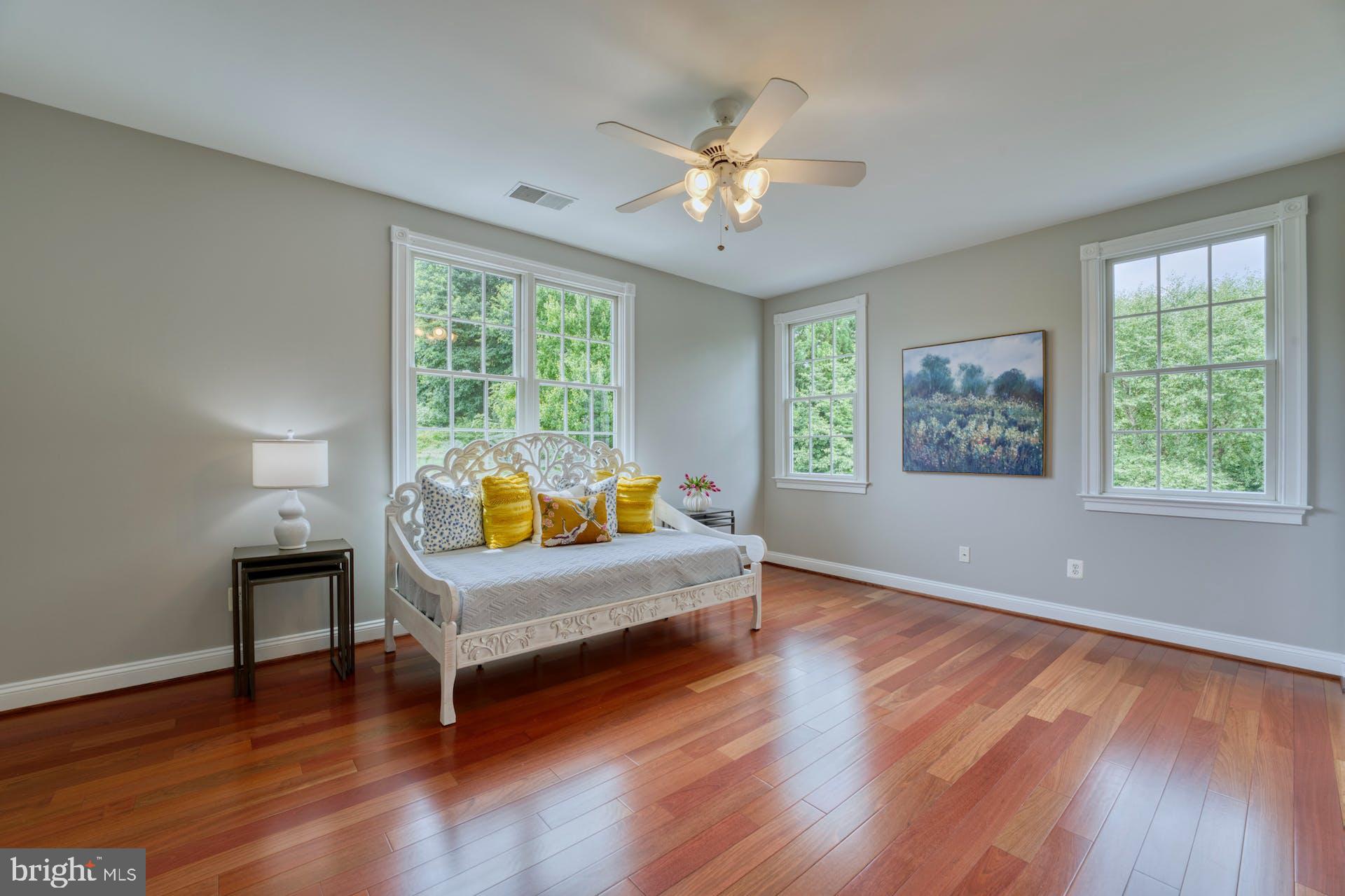 BEACON HILL - Residential