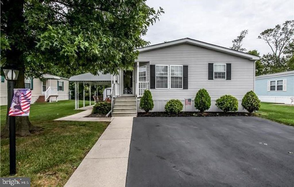 Photo of 236 Horseshoe Drive, GARNET VALLEY, PA 19060 (MLS # PADE2107880)