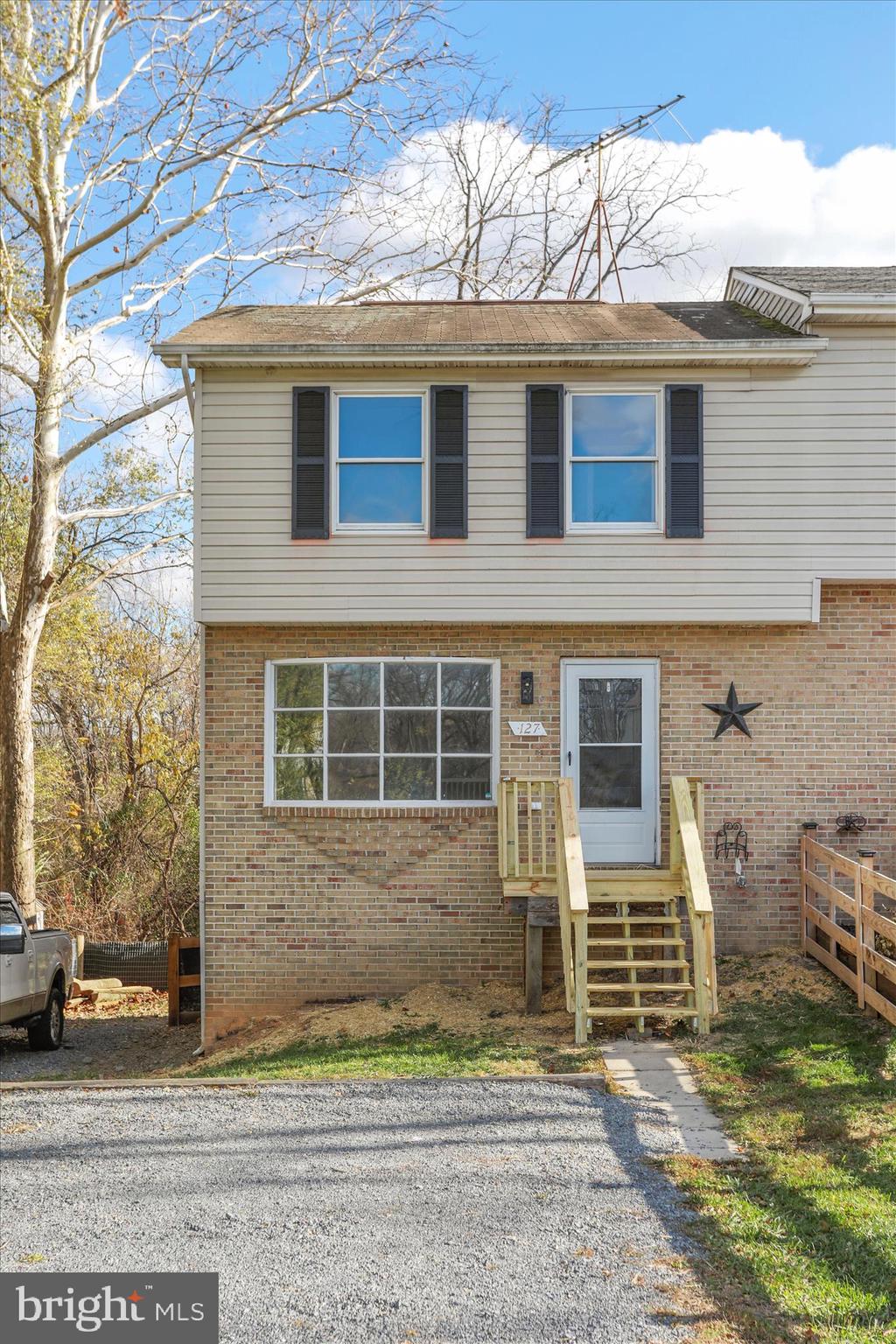 LAKERIDGE - Residential