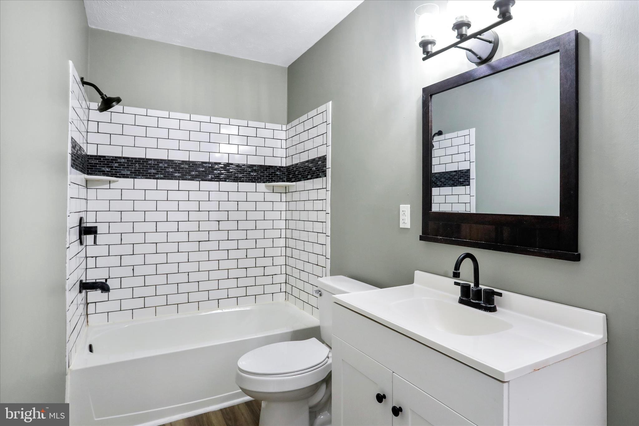 LAKERIDGE - Residential