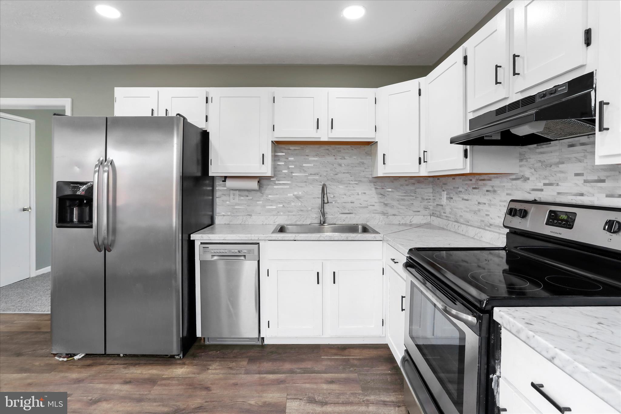 LAKERIDGE - Residential