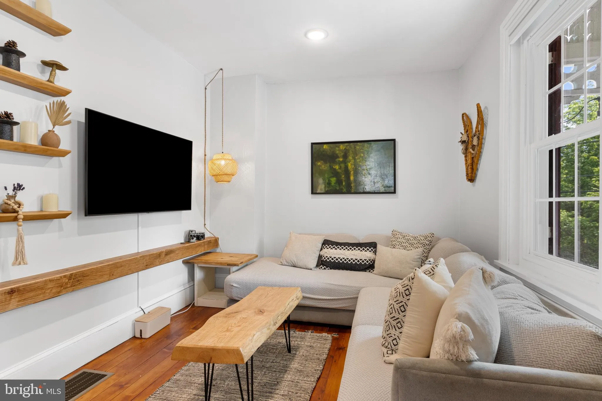 Phoenixville, Pennsylvania 19460, United States, 5 Bedrooms Bedrooms, ,2 BathroomsBathrooms,Residential,Contingent,141959