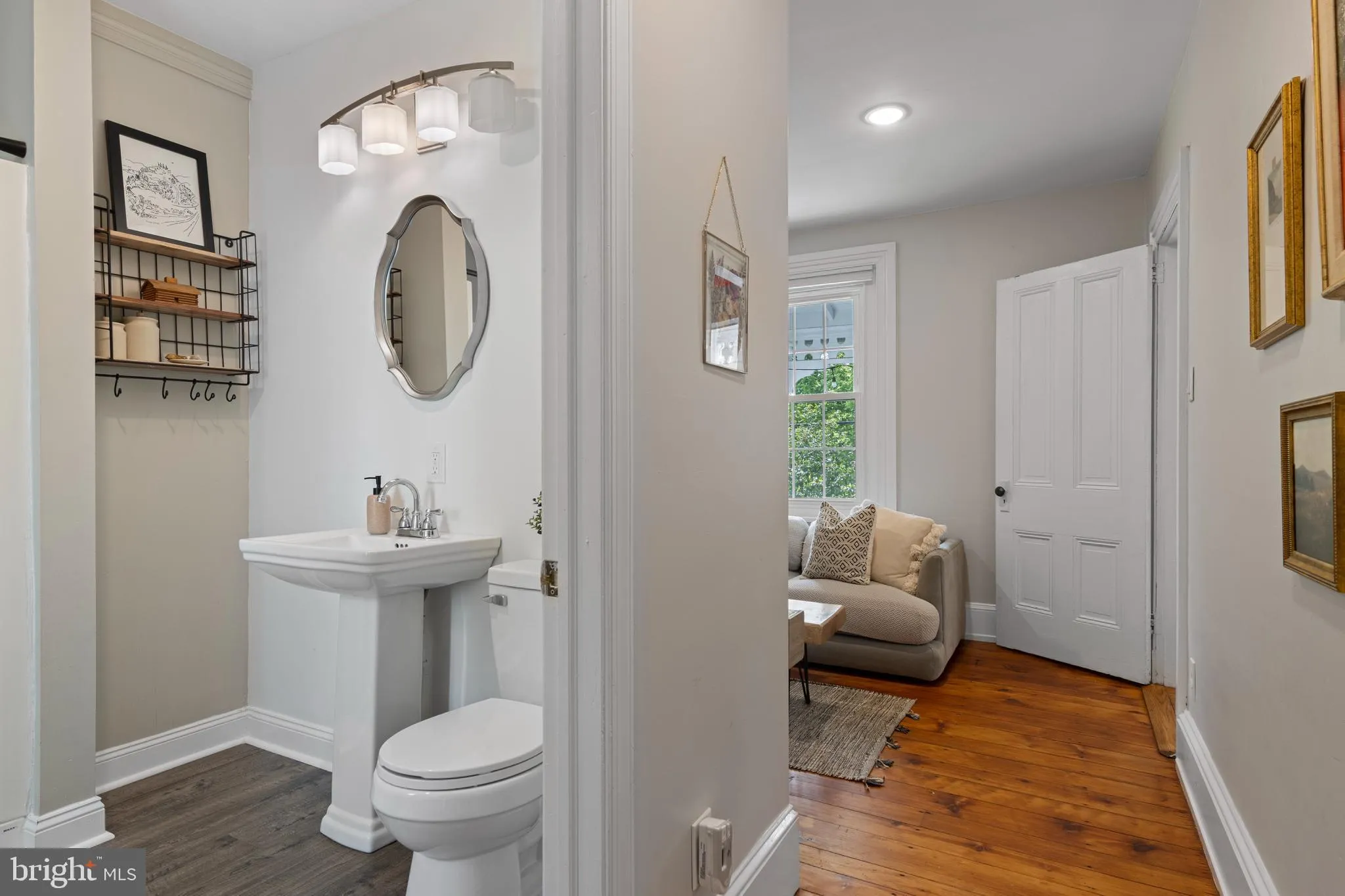 Phoenixville, Pennsylvania 19460, United States, 5 Bedrooms Bedrooms, ,2 BathroomsBathrooms,Residential,Contingent,141959