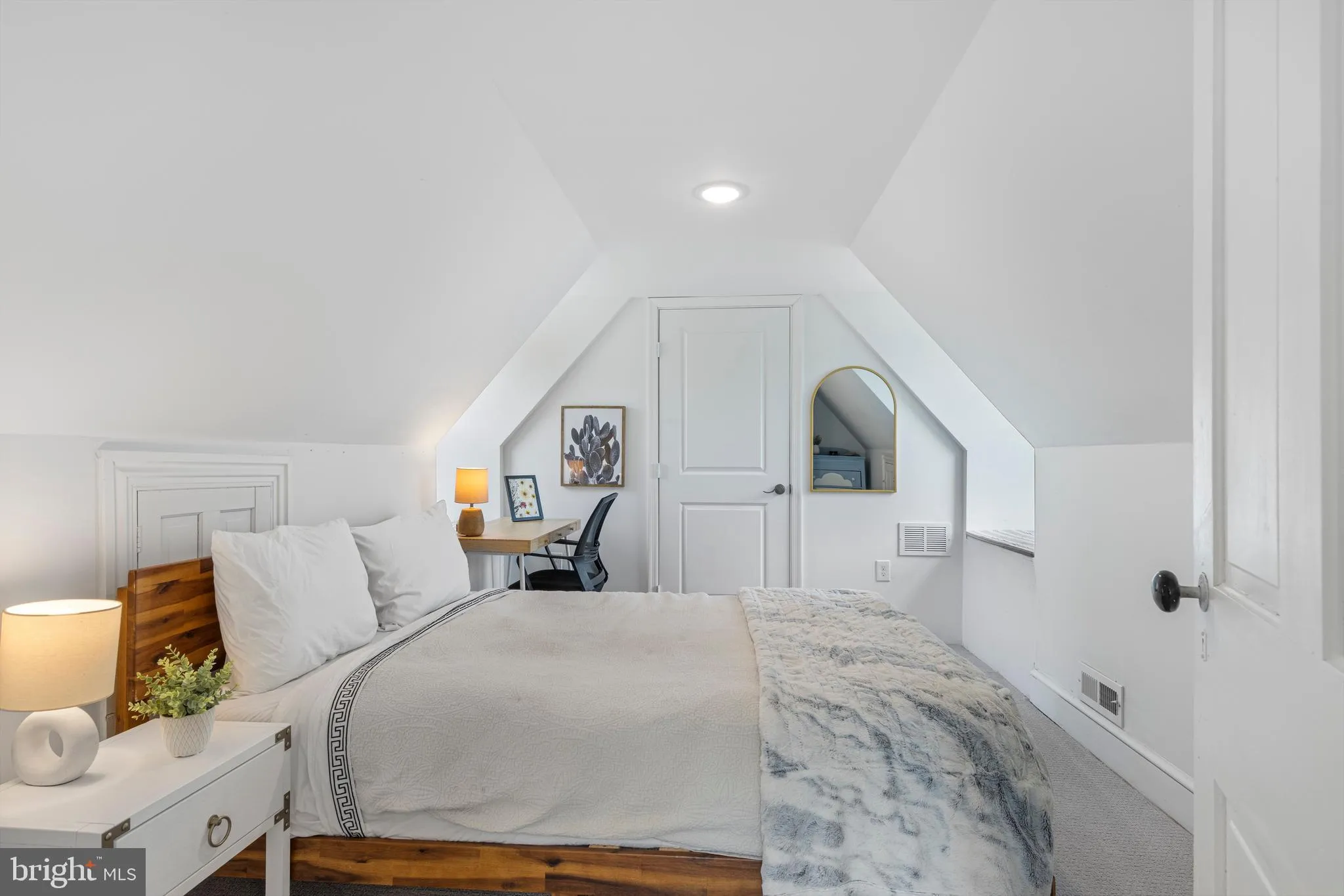 Phoenixville, Pennsylvania 19460, United States, 5 Bedrooms Bedrooms, ,2 BathroomsBathrooms,Residential,Contingent,141959