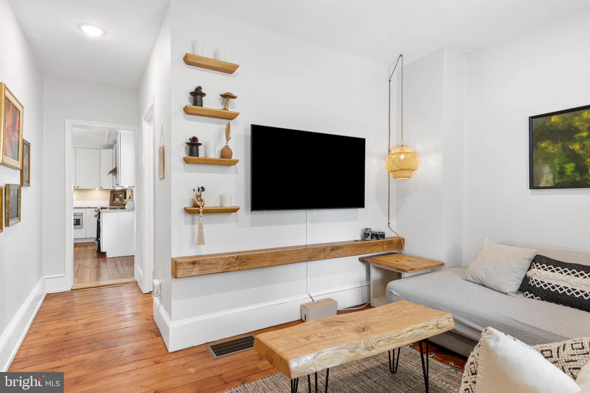 Phoenixville, Pennsylvania 19460, United States, 5 Bedrooms Bedrooms, ,2 BathroomsBathrooms,Residential,Contingent,141959