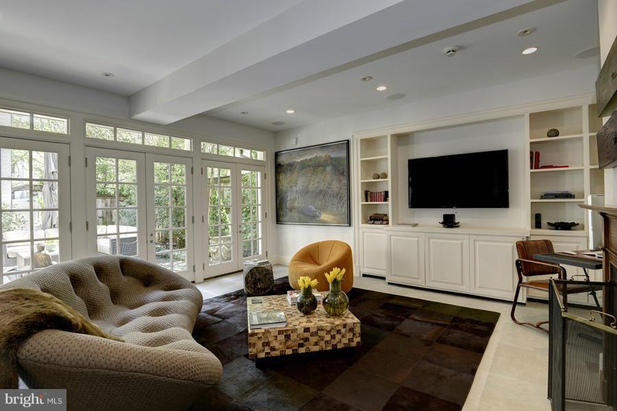 GEORGETOWN - Residential