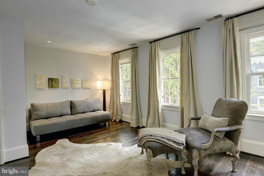 GEORGETOWN - Residential