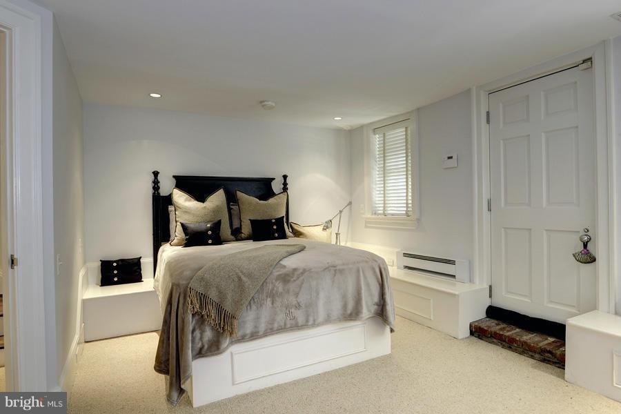 GEORGETOWN - Residential
