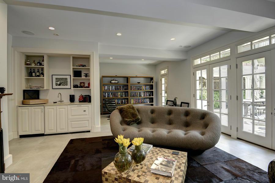 GEORGETOWN - Residential