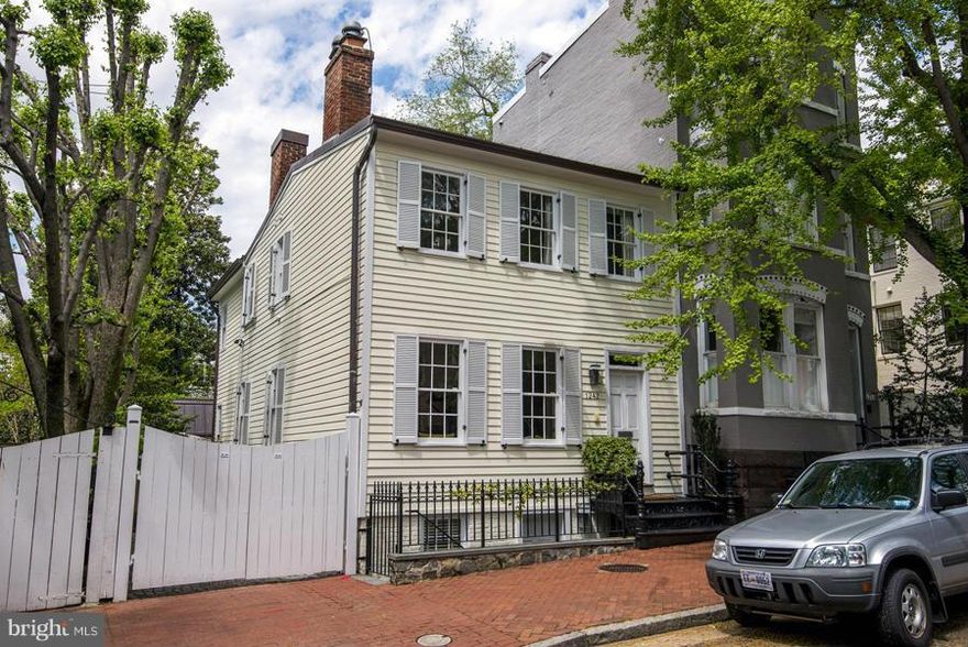 This stunning 3BR/4.5 BA semi-detached home with PARKING has been completely renovated with a large back patio and carriage house. The renovation features a gourmet, Eat-in kitchen, hardwood floors, recessed lighting and fully finished lower level with wine coolers, family room, full bathroom and bedroom. The carriage house features a family room, kitchenette and full bath.