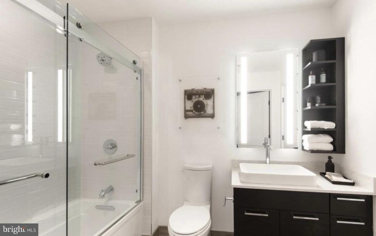 70 N STREET SE N1014