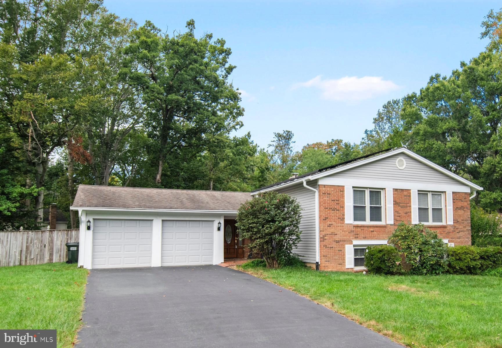 LAKEWOOD HILLS - Residential