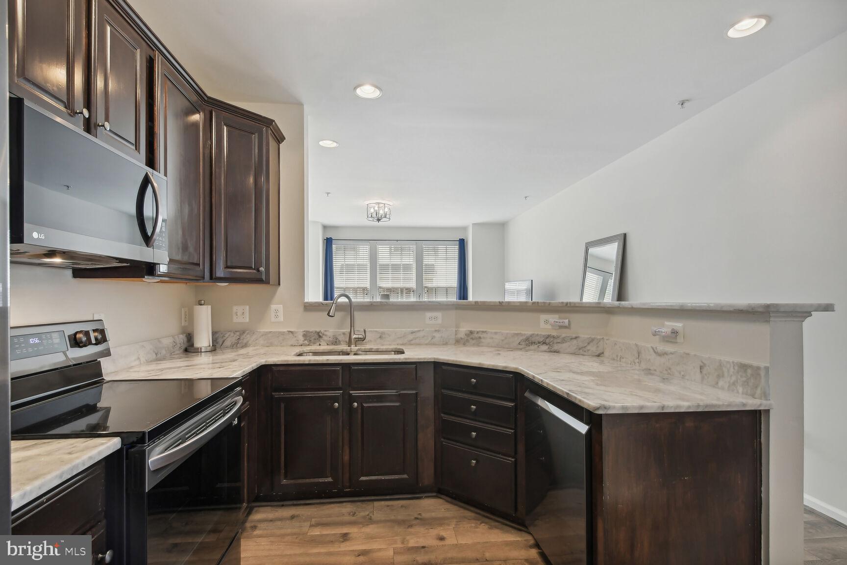 BELMONT GREENE CONDO - Residential