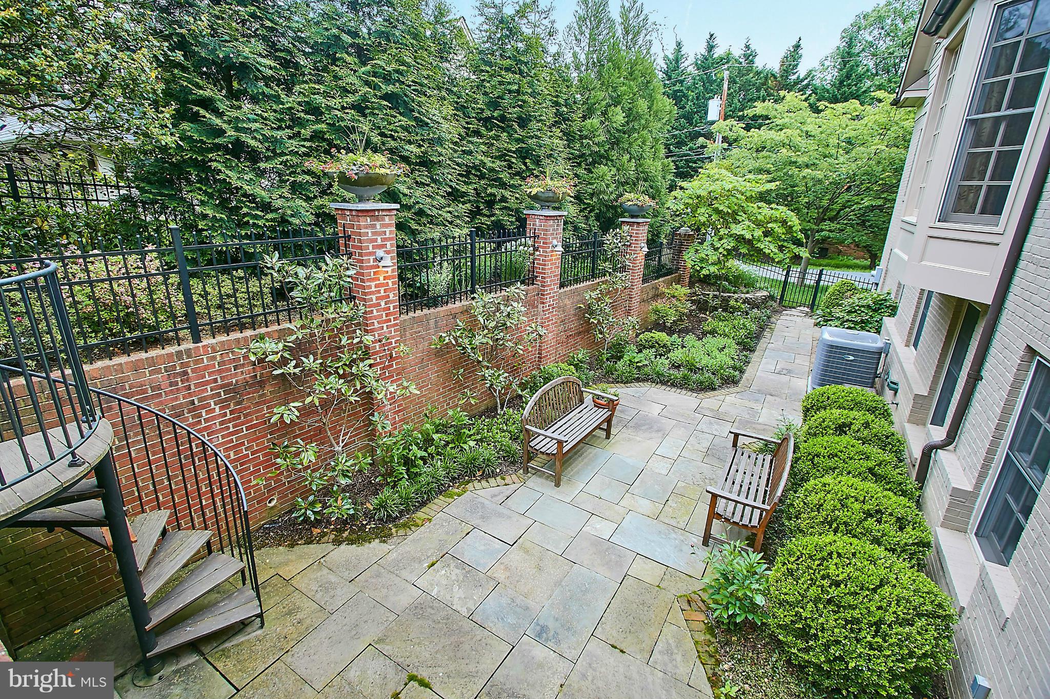 COUNTRY CLUB HILLS - Residential