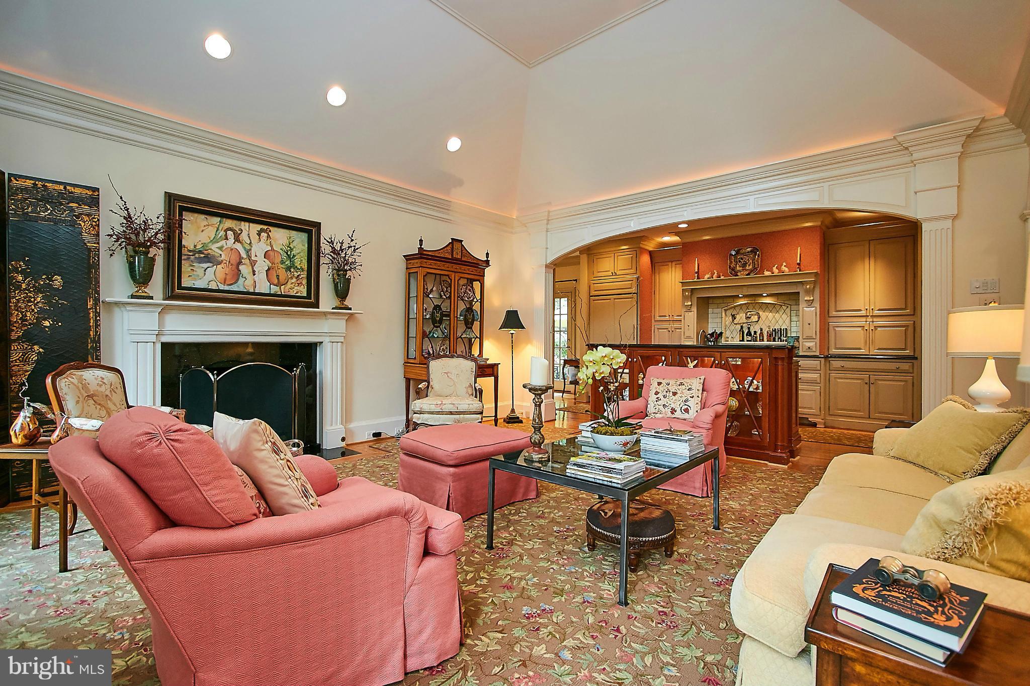 COUNTRY CLUB HILLS - Residential