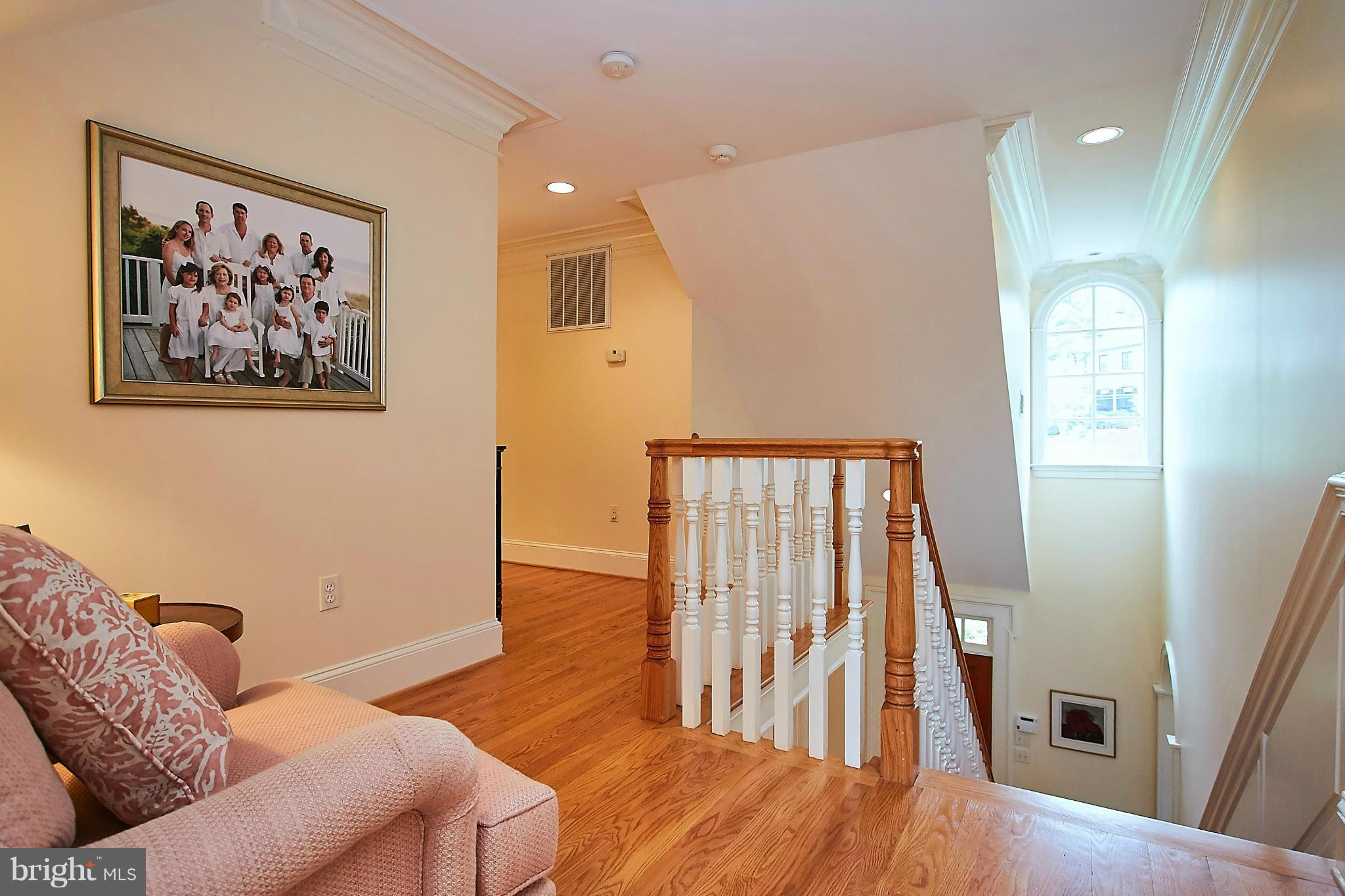 COUNTRY CLUB HILLS - Residential