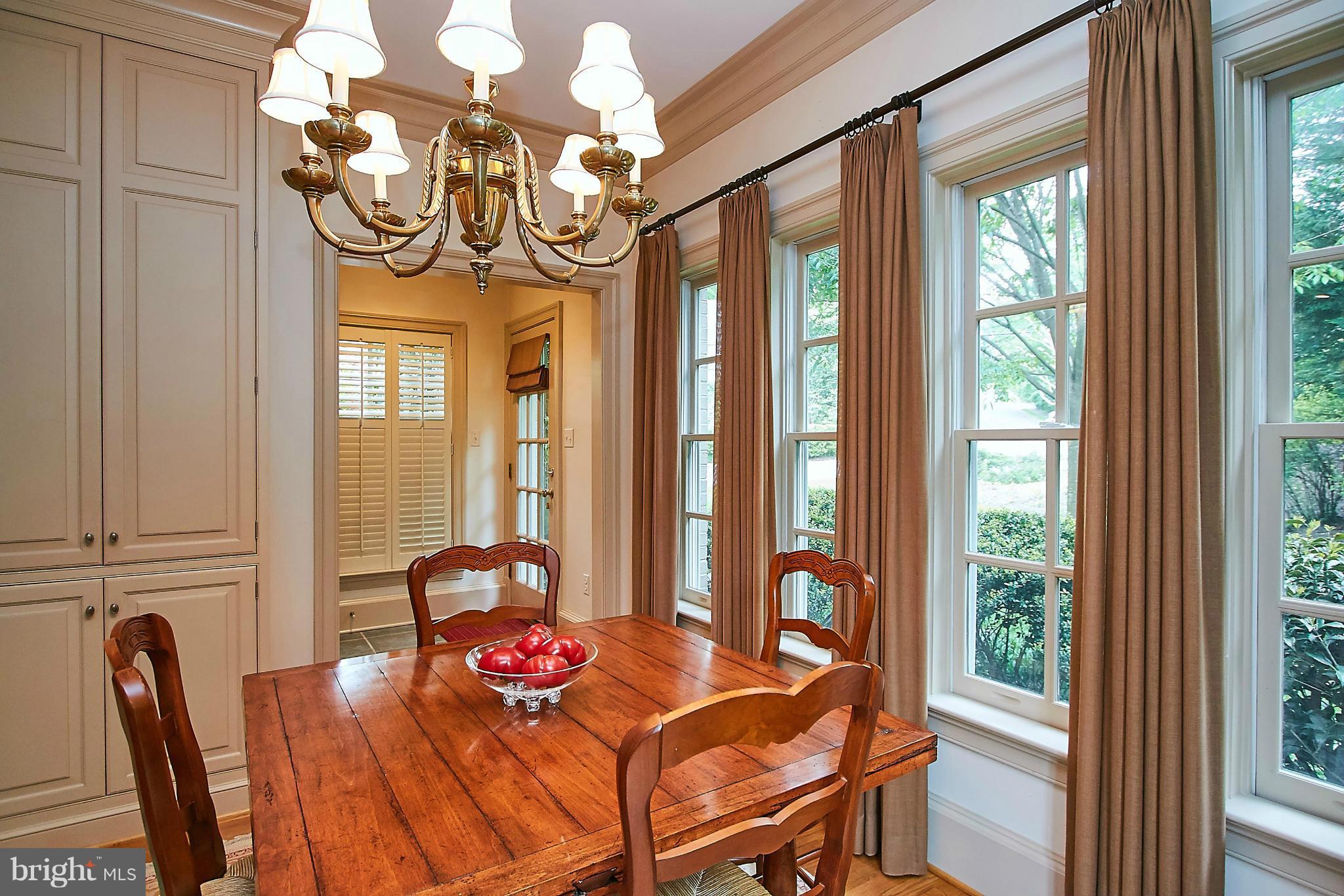 COUNTRY CLUB HILLS - Residential