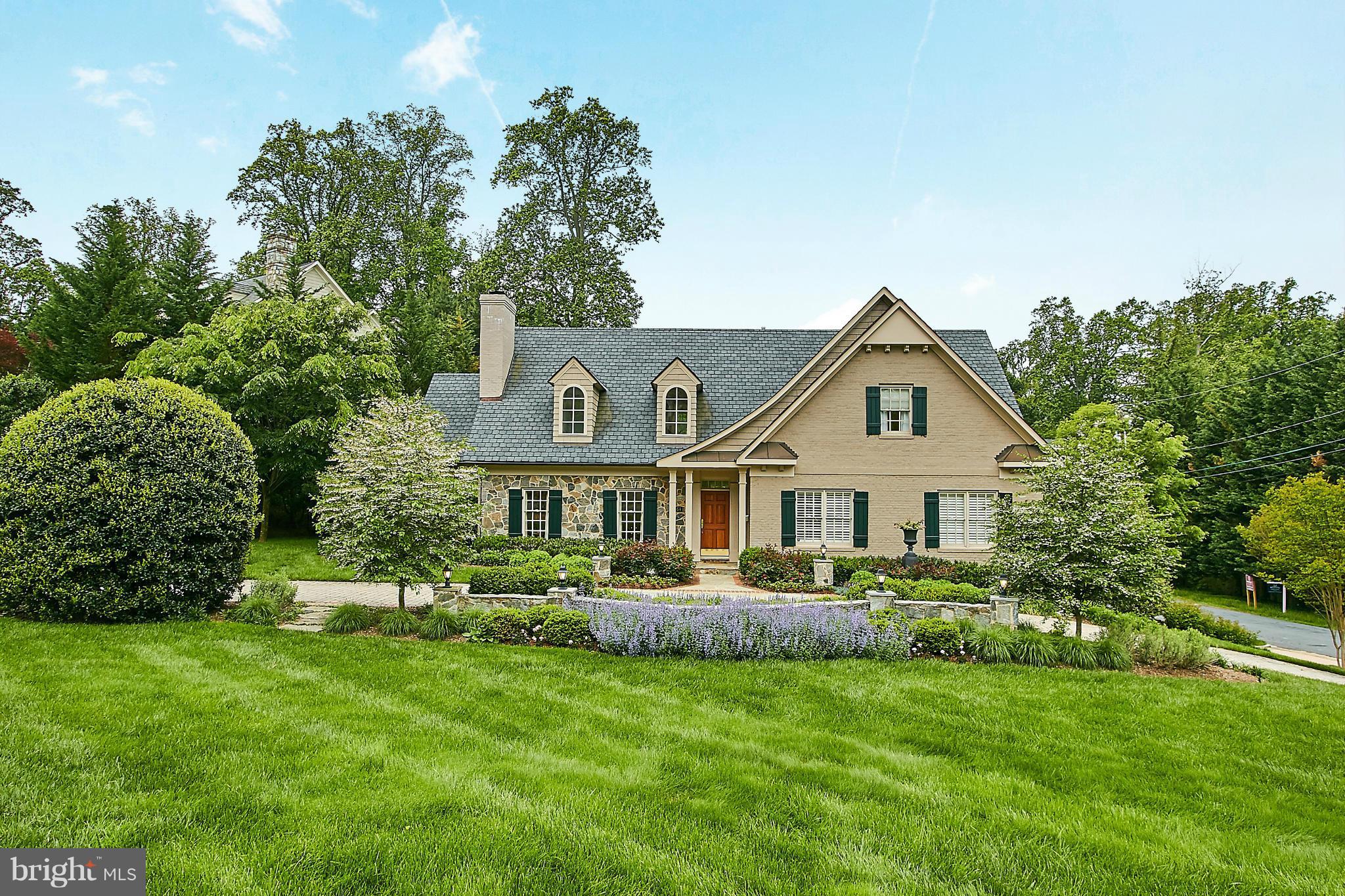 COUNTRY CLUB HILLS - Residential