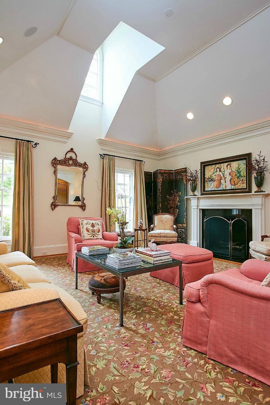 COUNTRY CLUB HILLS - Residential