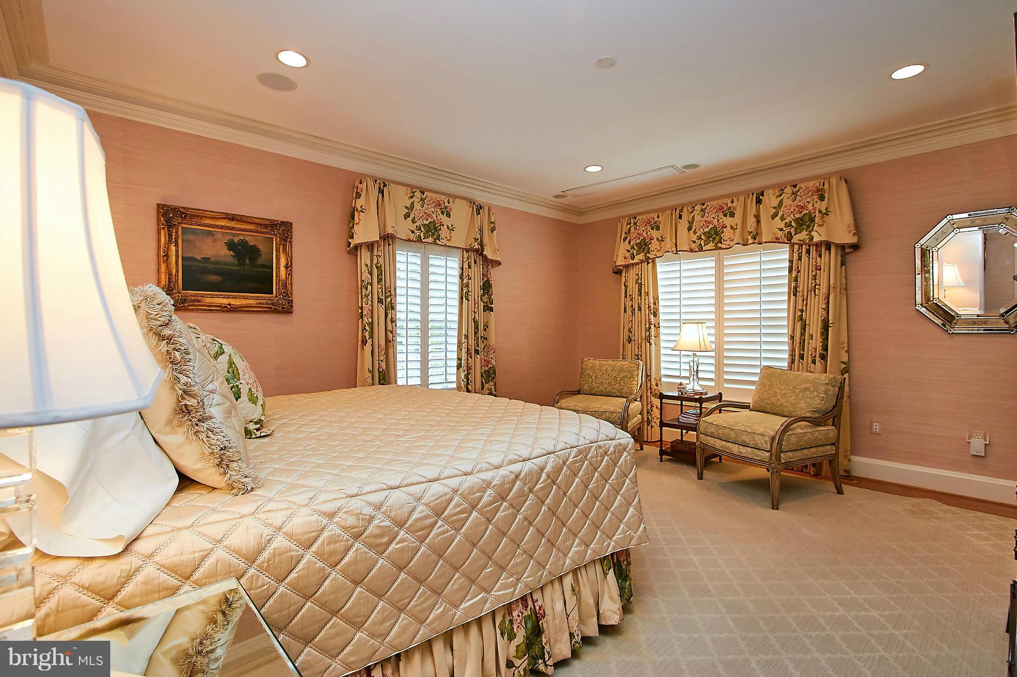 COUNTRY CLUB HILLS - Residential