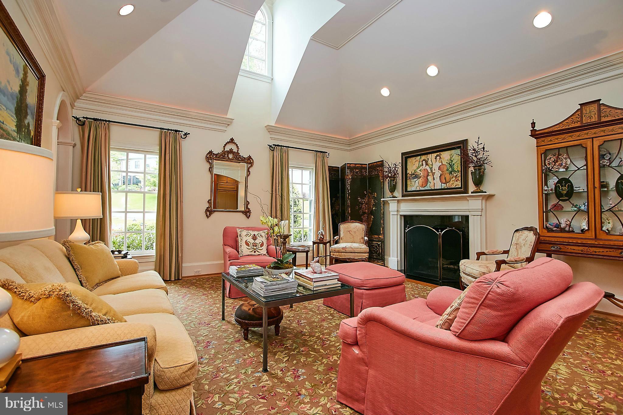 COUNTRY CLUB HILLS - Residential