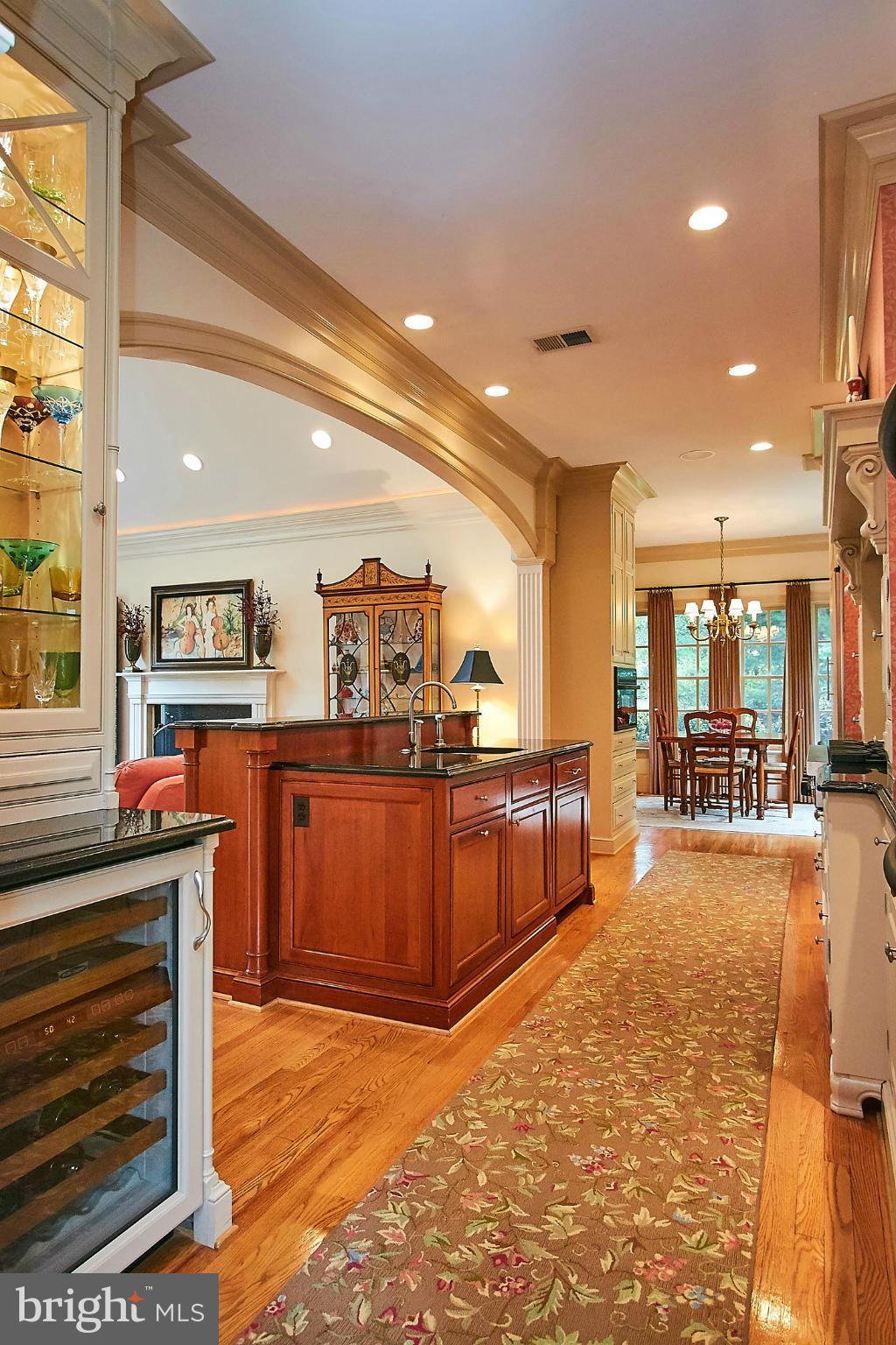 COUNTRY CLUB HILLS - Residential