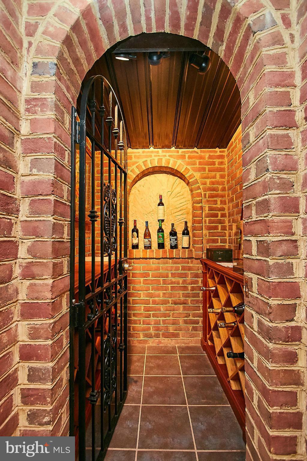 COUNTRY CLUB HILLS - Residential