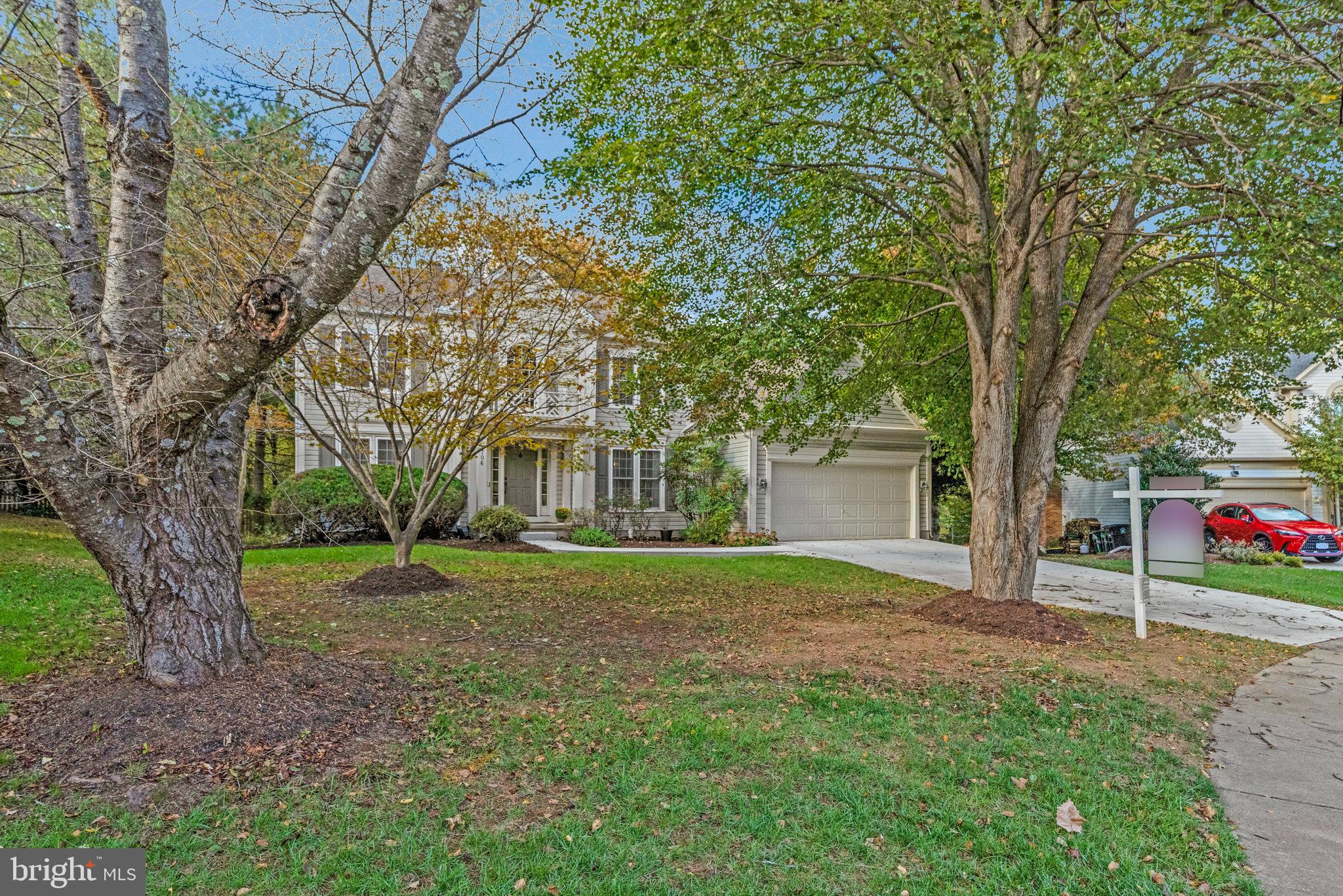706 AMBER COURT NE