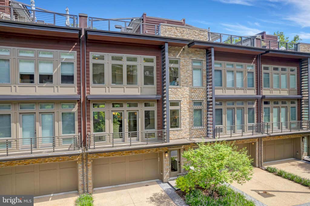 Photo of 5132 Willet Bridge Road, BETHESDA, MD 20816 (MLS # MDMC2248880)