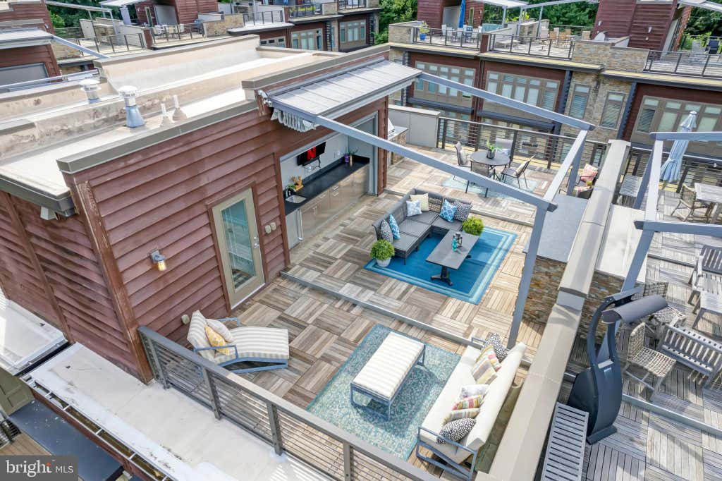 Photo of 5132 Willet Bridge Road, BETHESDA, MD 20816 (MLS # MDMC2248880)
