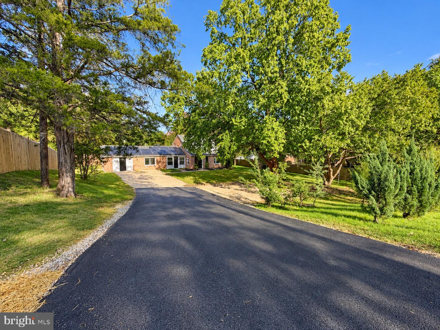 2583 OAK GLEN WAY