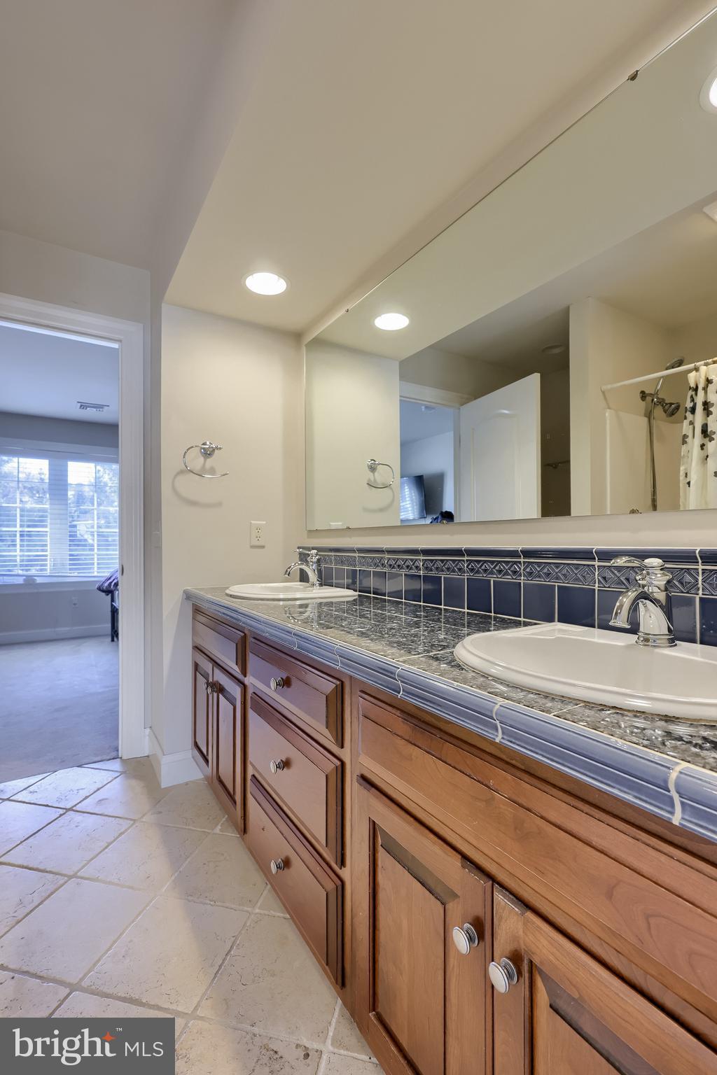 COLONY CHASE - Residential