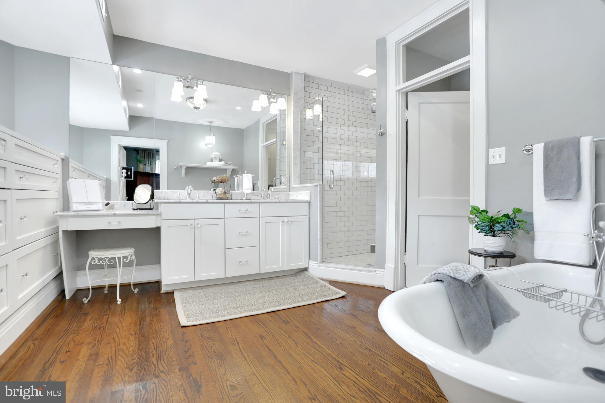 ROLAND PARK - Residential