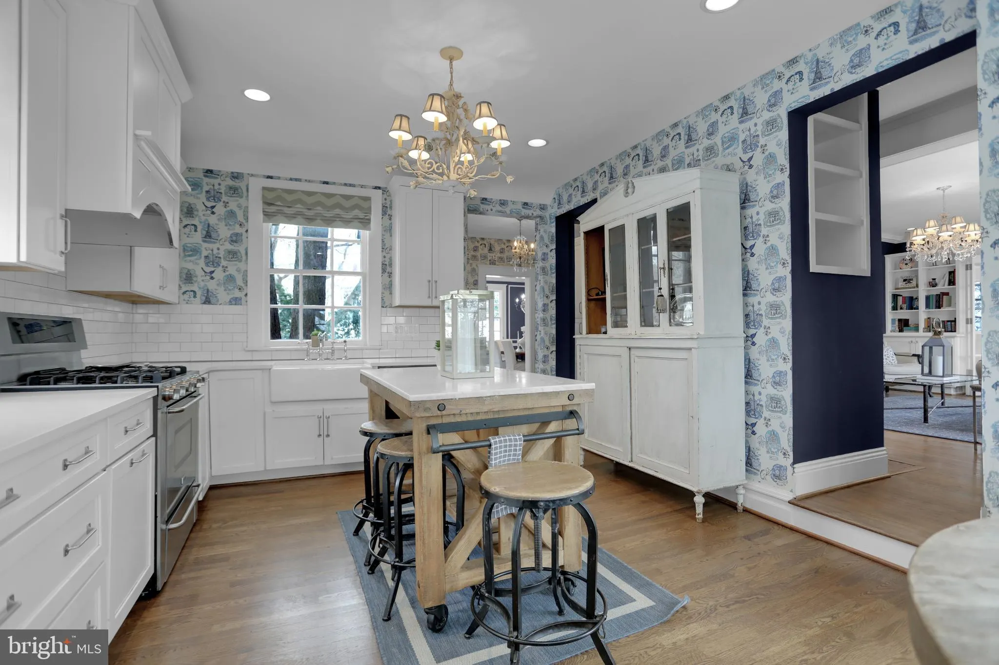 Baltimore, Maryland 21210, United States, 6 Bedrooms Bedrooms, ,5 BathroomsBathrooms,Residential,Pending,24322